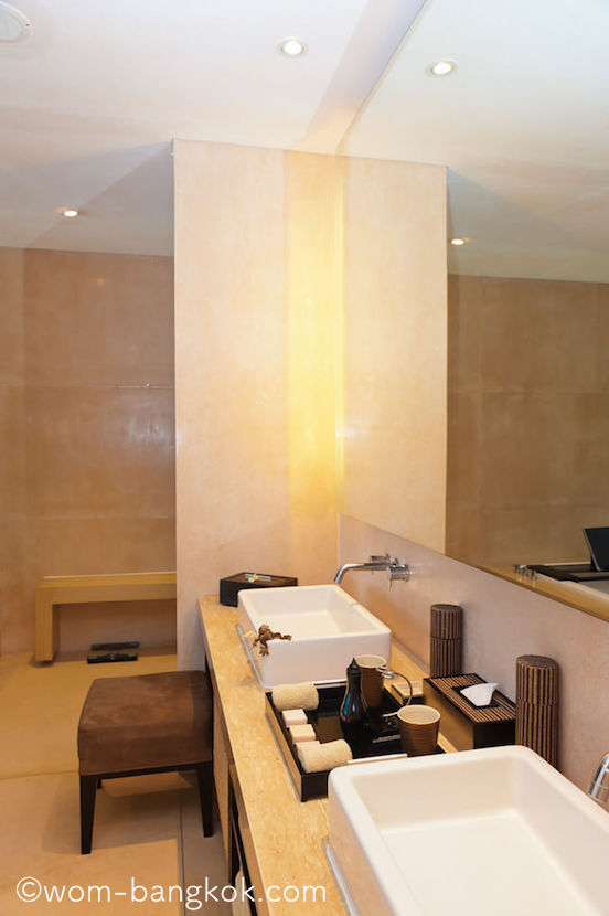 8.大きな洗面台は使い勝手が良く、伸び伸びと身支度が出来ます ANANTARA SEMINYAK BALI RESORT & SPA