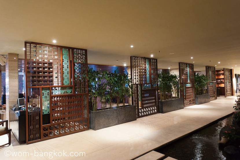 6.水の流れる雰囲気の良いロビーフロア ANANTARA SEMINYAK BALI RESORT & SPA