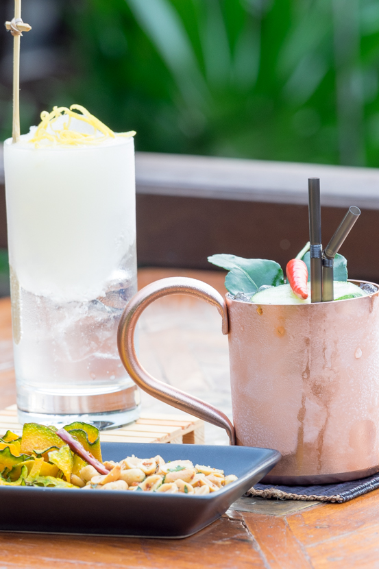 バー「The Ratree Bar」では、世界的ミクソロジスト、ハビエル・デ・ラ・ムエラスの創作カクテルを楽しむことができる。 バー「The Ratree Bar」では、世界的ミクソロジスト、ハビエル・デ・ラ・ムエラスの創作カクテルを楽しむことができる。