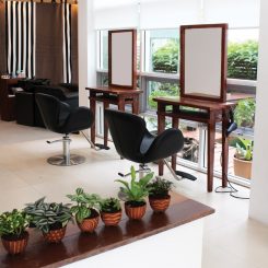 URU SALON URU SALON