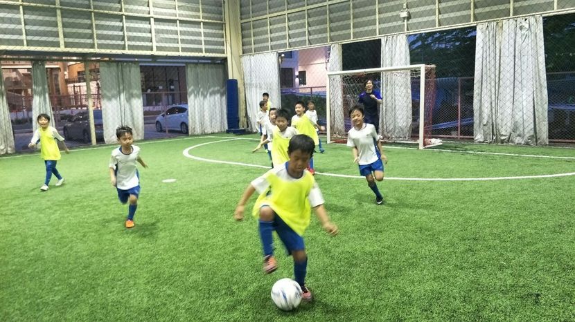 ソルティーロファミリアサッカースクール Soltilo Familia Soccer School プロンポン Phrompong サッカースクール Football School バンコクフリーペーパー Wom Bangkok